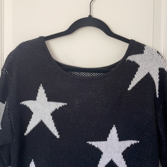 Off the shoulder Star Sweater - Picture 2 of 8